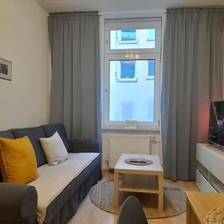 Zwei-Zimmer Wohnung In Wiesbadens Westend Bagian luar foto