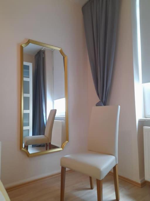 Zwei-Zimmer Wohnung In Wiesbadens Westend Bagian luar foto
