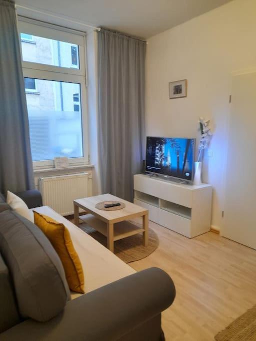 Zwei-Zimmer Wohnung In Wiesbadens Westend Bagian luar foto