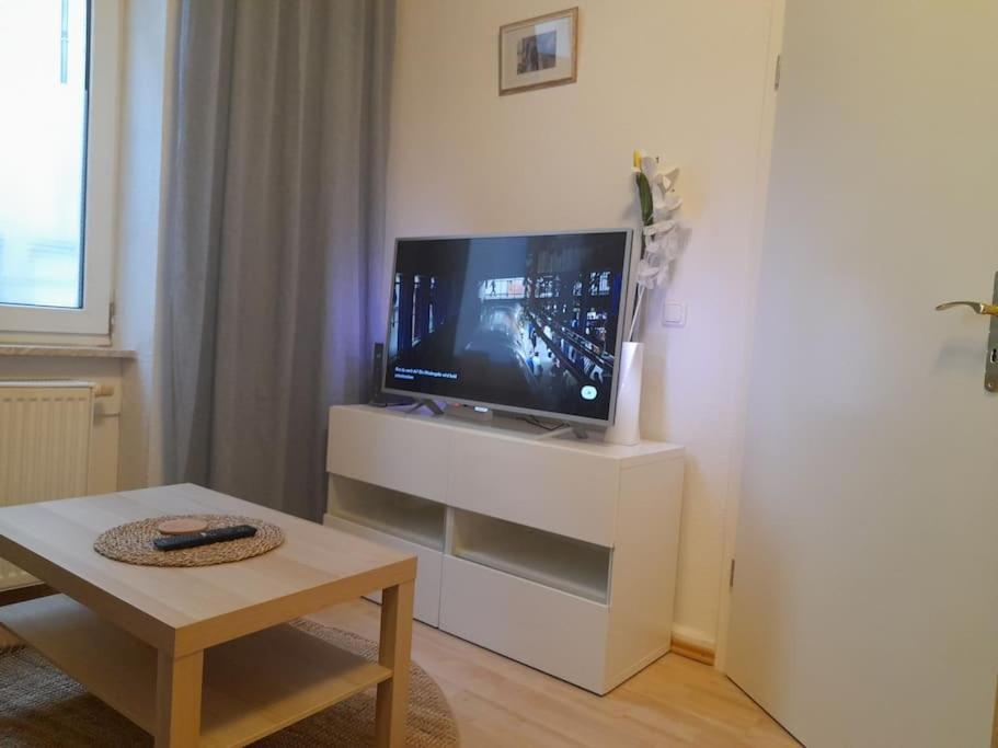 Zwei-Zimmer Wohnung In Wiesbadens Westend Bagian luar foto