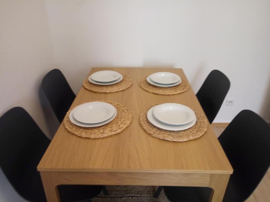 Zwei-Zimmer Wohnung In Wiesbadens Westend Bagian luar foto