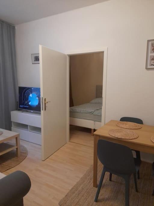 Zwei-Zimmer Wohnung In Wiesbadens Westend Bagian luar foto