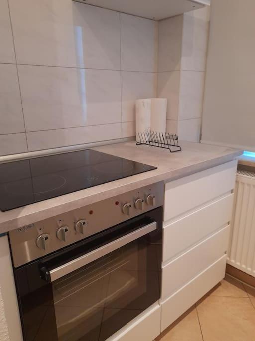 Zwei-Zimmer Wohnung In Wiesbadens Westend Bagian luar foto
