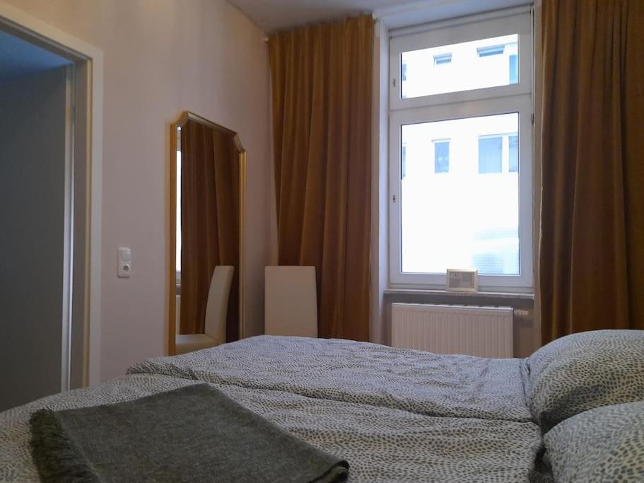 Zwei-Zimmer Wohnung In Wiesbadens Westend Bagian luar foto
