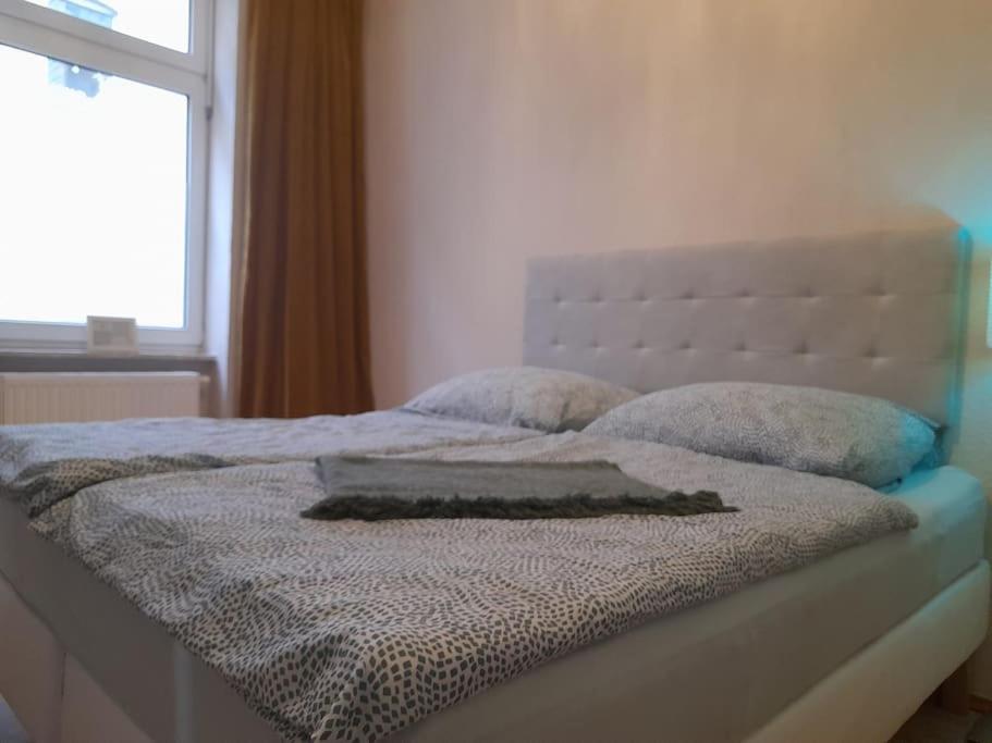 Zwei-Zimmer Wohnung In Wiesbadens Westend Bagian luar foto